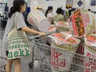 168的大桶泡面竟炒到1999,限量还限购!