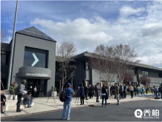 硅谷银行恢复开门 储户排长队取款