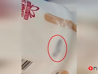 未拆封饮料疑现蟑螂?娃哈哈客服:上门核实后再回复