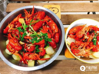 辣辣的小龙虾,冰镇的啤酒,这才是夏天正确的打开方式