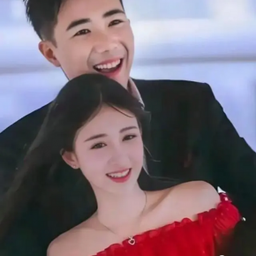 特步小公主和七匹狼公子结婚啦，豪门联姻才现实，电视剧里都骗人的